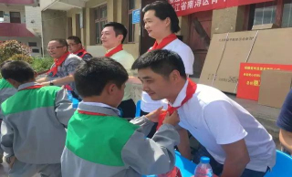 建設(shè)希望小學，參與青少年公益活動