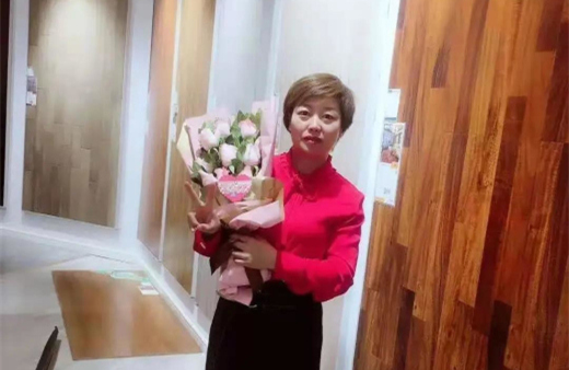 “世”在人為 | 世友地板赤峰經(jīng)銷商宋國云：持續(xù)努力，不懈奮斗，就能立于不敗之地