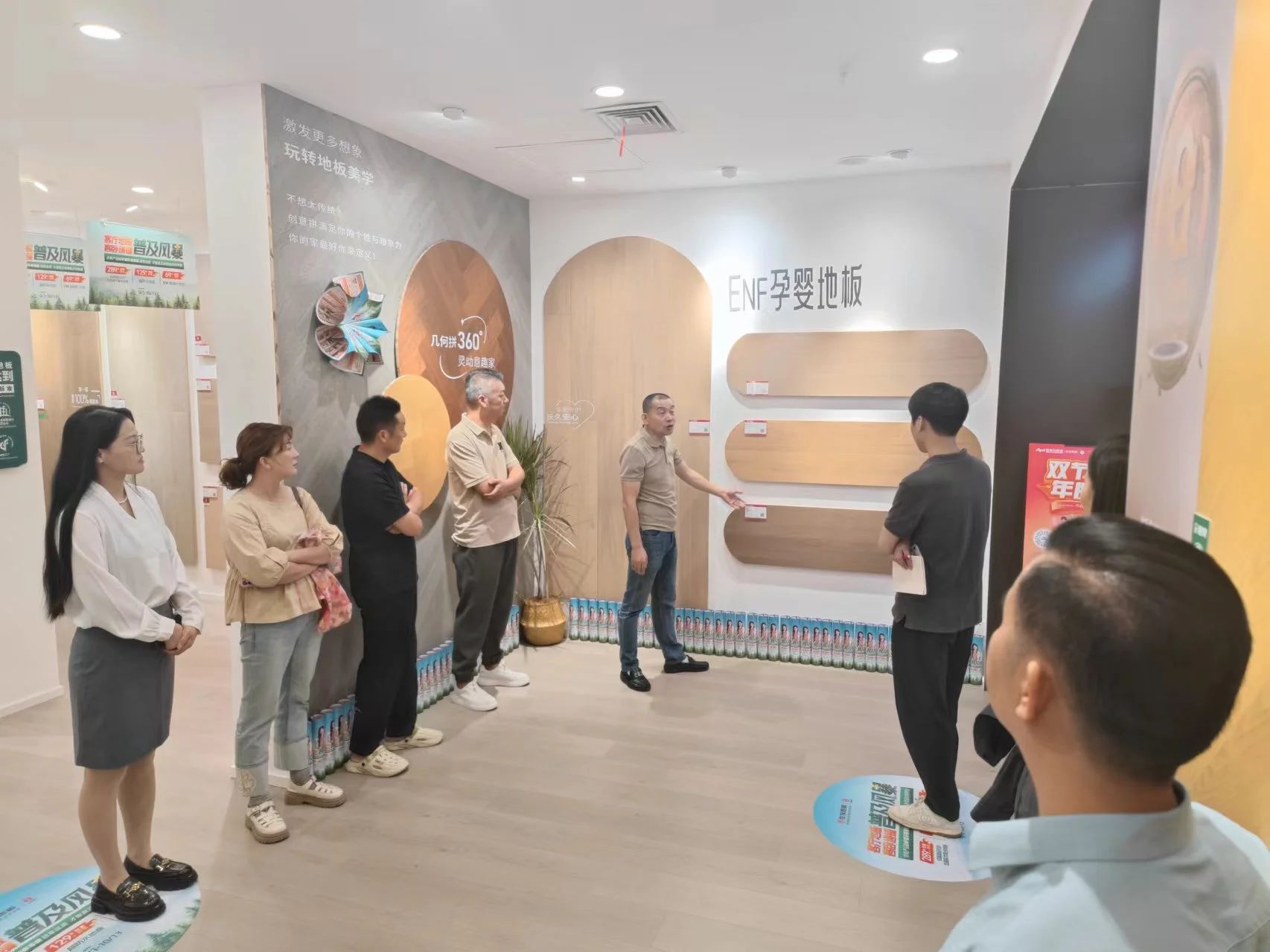 82萬超強(qiáng)大單！世友客廳地板客臥通鋪普及風(fēng)暴火力全開！